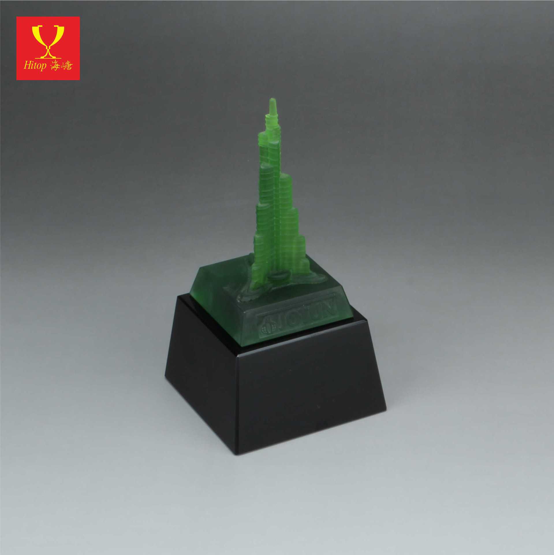 走進(jìn)俄羅斯卡斯利市建筑工藝美術(shù)品工廠 傳統(tǒng)工藝與現(xiàn)代藝術(shù)的交融